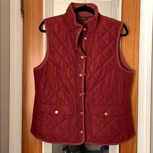 Quilted Vest : Maroon . Great condition